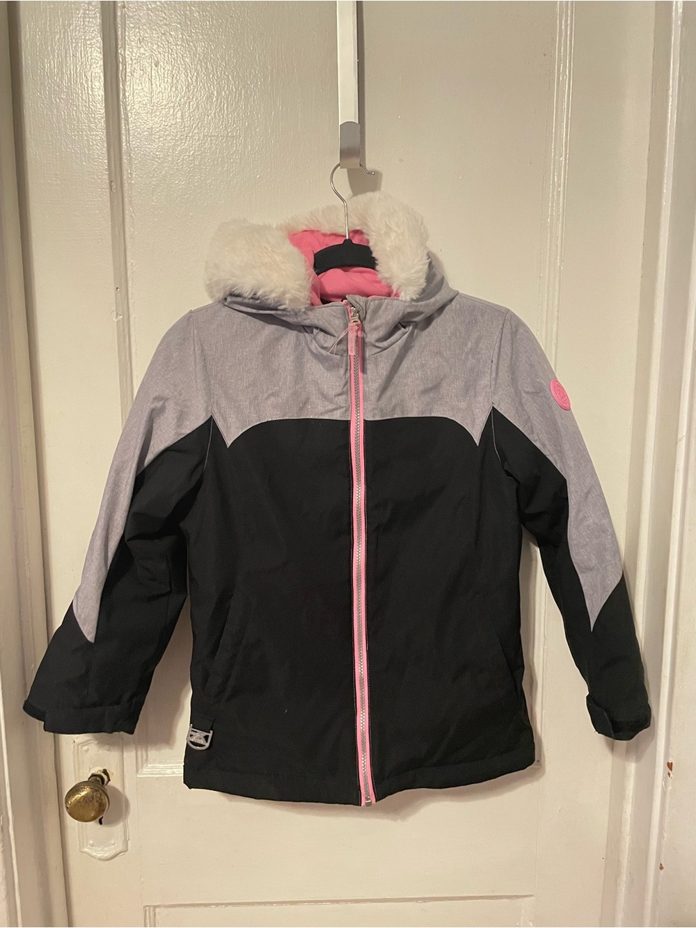 ZeroXposur Black & Light Gray Girls' Puffer Jacket with Pink Accents